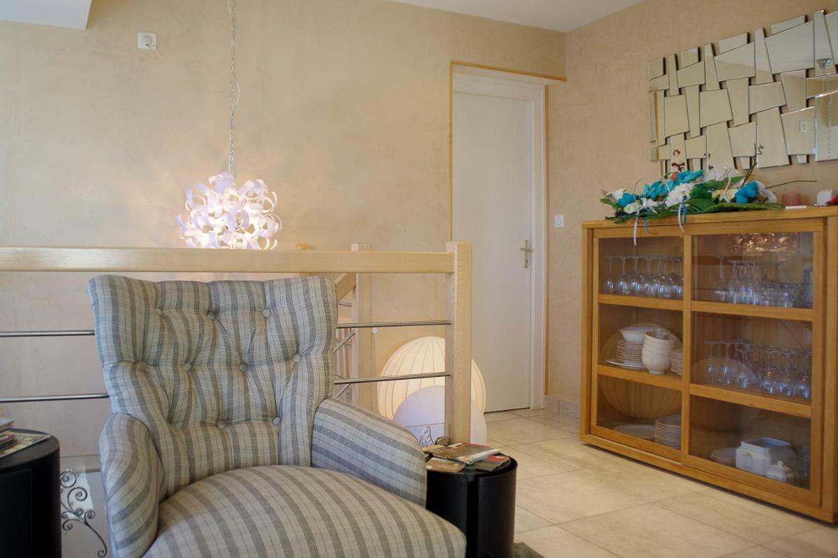 Guest House Domaine Des Grouilleres Saint-Clair-du-Rhone Εξωτερικό φωτογραφία